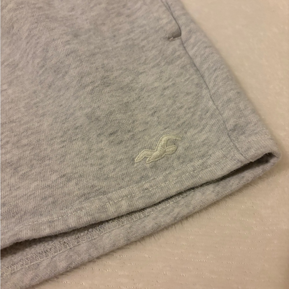 Hollister Ultra High-Rise Fleece Shorts - Picture 2 of 9